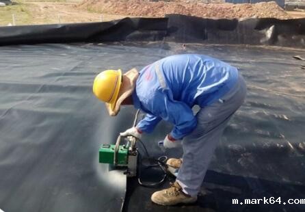 缓冲层基面上铺设防水板漏焊补救措施