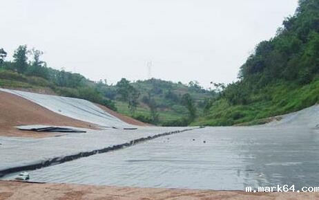 Φ80软式透水管配合复合体育意甲国际米兰库底到位施工