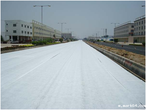 地基反射裂缝作用土工布延伸性起作用