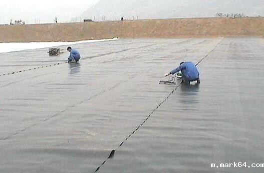 山东领翔体育意甲国际米兰与下面垫层之间的平面滑动稳定性