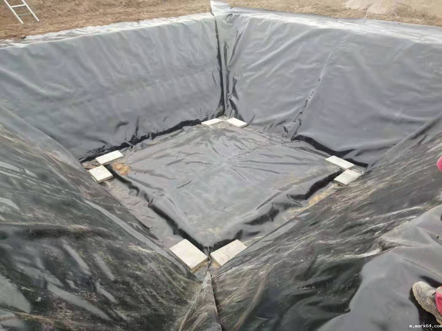 如何选择高堆石坝防渗膜垫层?