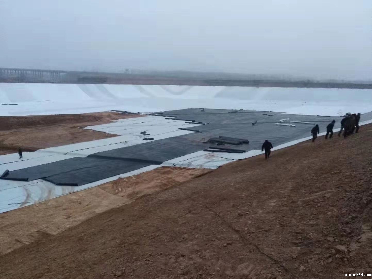 垃圾填埋场进行钠基膨润土(GCL)垫铺设要求
