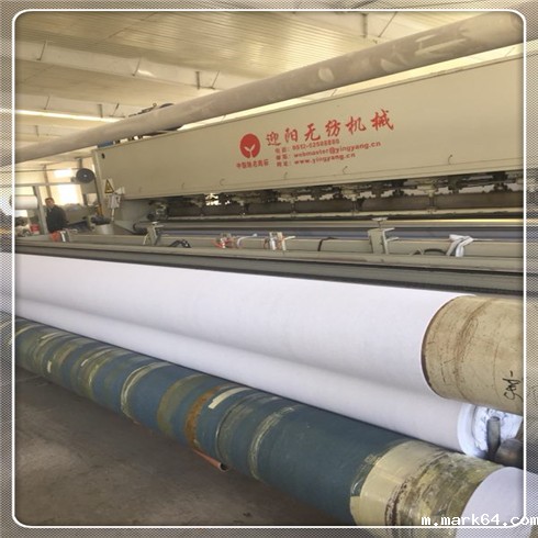 填筑时根据现场压实度检测情况及时调整碾压参数